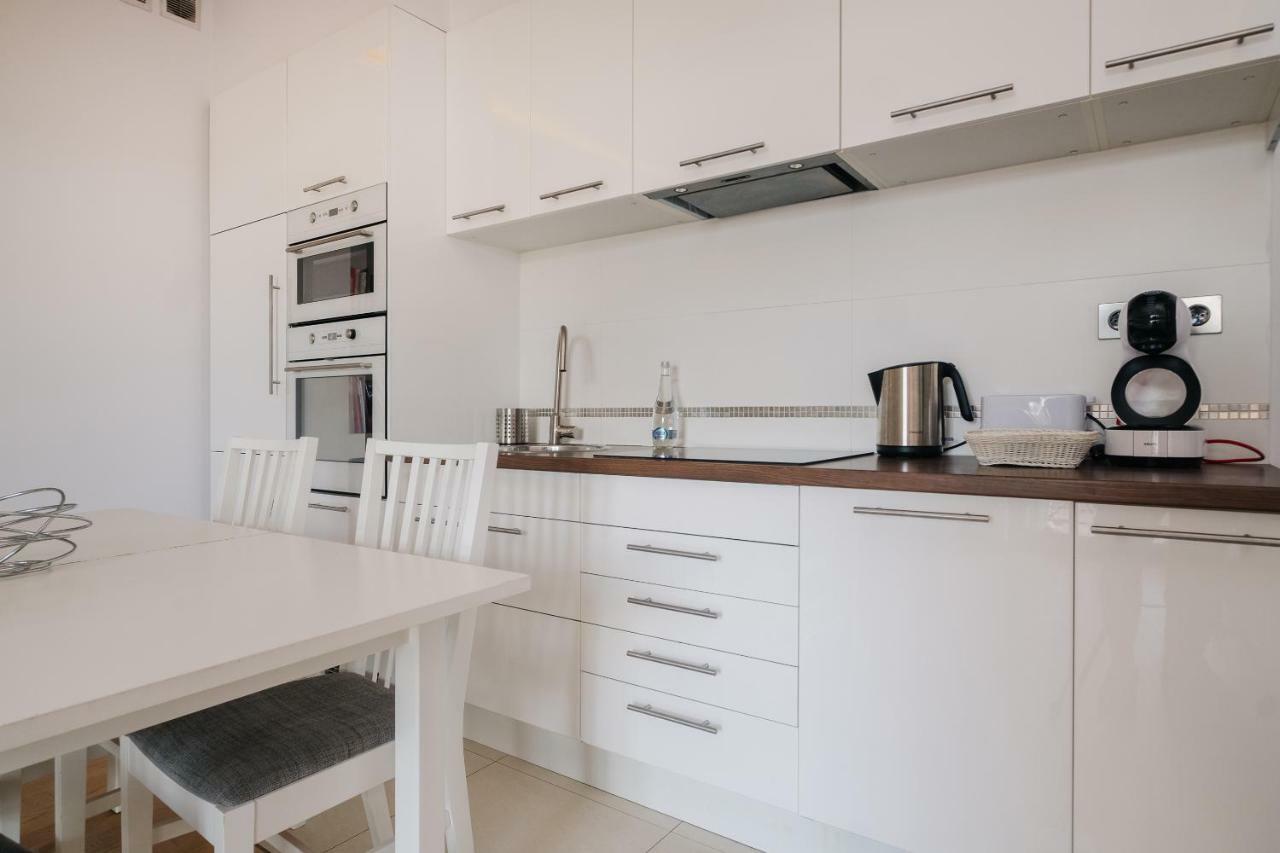 Modern Apartment Across The Ponds Varsovia Exterior foto
